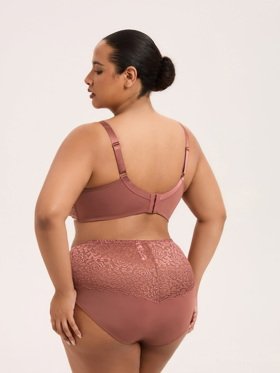 VERSE Lace Underwire Bra & Panty Set