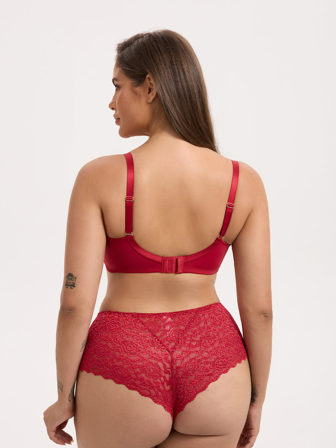 VERSE Lace Underwire Bra & Thong Set
